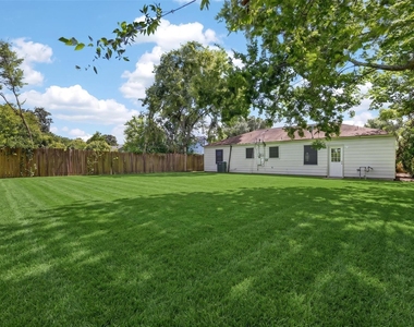 9211 Clearway Drive - Photo Thumbnail 30