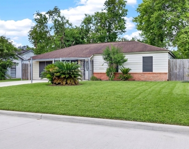 9211 Clearway Drive - Photo Thumbnail 2