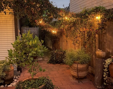 610 Northwood Street - Photo Thumbnail 5
