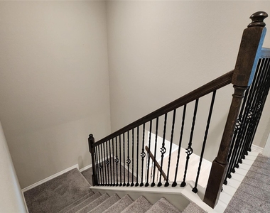 8009 Scanlan Trail - Photo Thumbnail 8