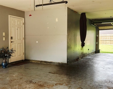 213 Mango Street - Photo Thumbnail 36
