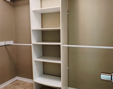 213 Mango Street - Photo Thumbnail 26