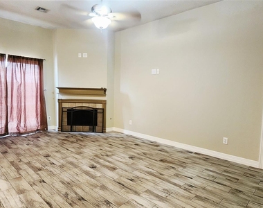 213 Mango Street - Photo Thumbnail 6