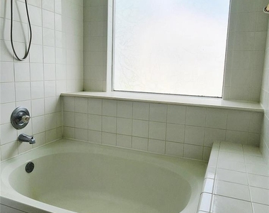 213 Mango Street - Photo Thumbnail 21