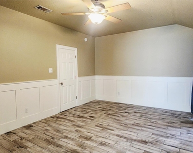 213 Mango Street - Photo Thumbnail 29