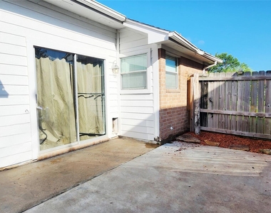 213 Mango Street - Photo Thumbnail 42
