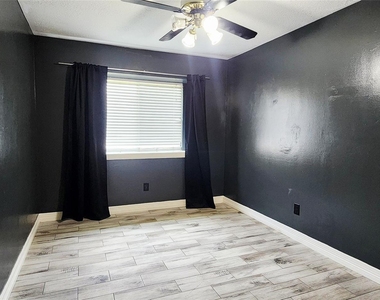 213 Mango Street - Photo Thumbnail 9