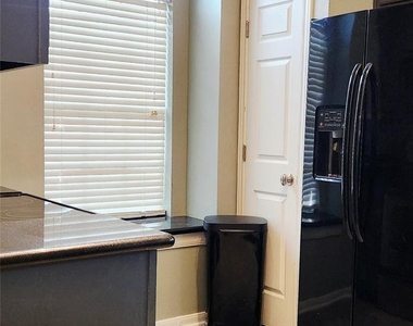 213 Mango Street - Photo Thumbnail 35