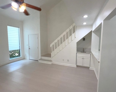 8100 Cambridge Street - Photo Thumbnail 21