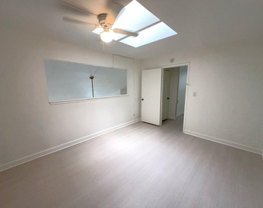 8100 Cambridge Street - Photo Thumbnail 6