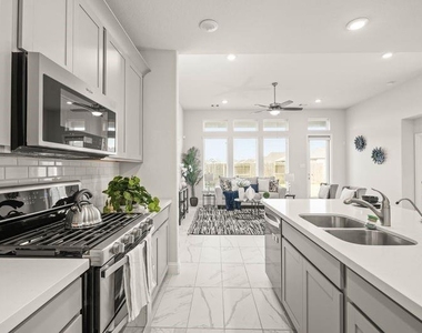 10114 Native Grove Drive - Photo Thumbnail 7