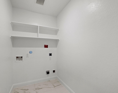 10114 Native Grove Drive - Photo Thumbnail 24