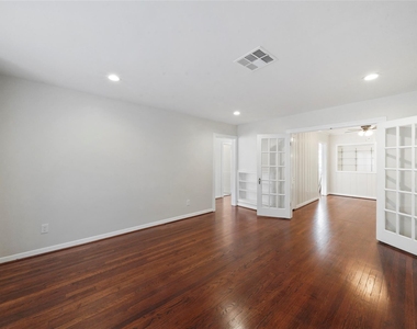 906 Gale Street - Photo Thumbnail 4
