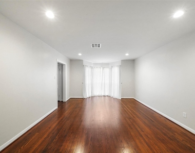 906 Gale Street - Photo Thumbnail 5