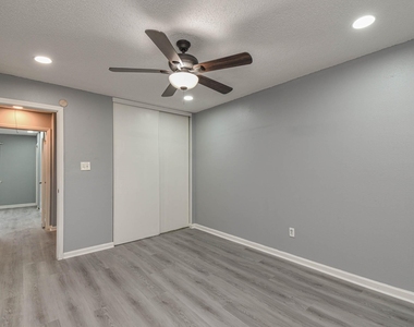 12543 Wellington Park Drive - Photo Thumbnail 16
