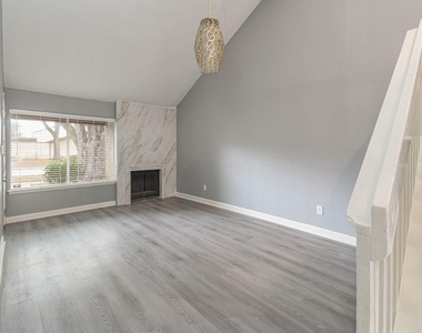 12543 Wellington Park Drive - Photo Thumbnail 10