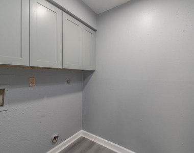 12543 Wellington Park Drive - Photo Thumbnail 5