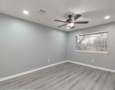 12543 Wellington Park Drive - Photo Thumbnail 15
