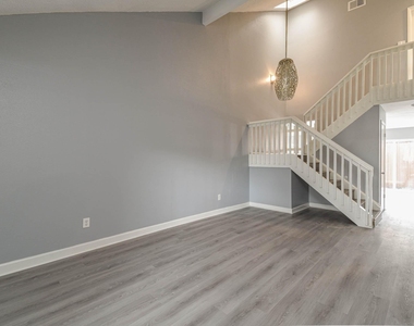 12543 Wellington Park Drive - Photo Thumbnail 11