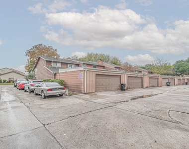 12543 Wellington Park Drive - Photo Thumbnail 3