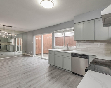 12543 Wellington Park Drive - Photo Thumbnail 6