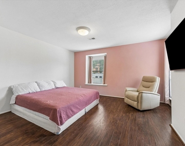 1908 Augusta Drive - Photo Thumbnail 10