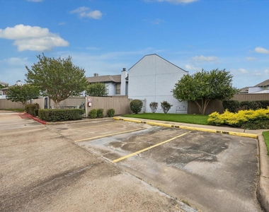 1908 Augusta Drive - Photo Thumbnail 12