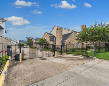 1908 Augusta Drive - Photo Thumbnail 17
