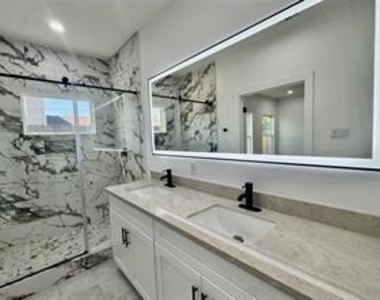 6926 Paris Street - Photo Thumbnail 3