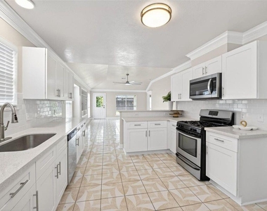 12522 Magnolia Canyon - Photo Thumbnail 6