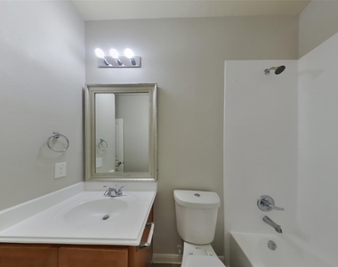 2122 Hackberry Bank Lane - Photo Thumbnail 13
