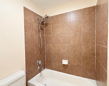 28015 Silverstream Court - Photo Thumbnail 27