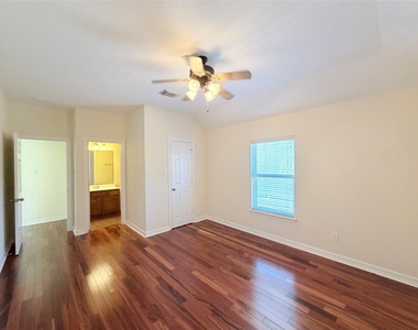 28015 Silverstream Court - Photo Thumbnail 24