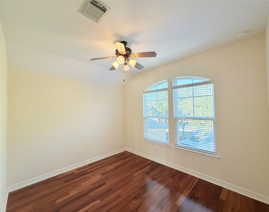 28015 Silverstream Court - Photo Thumbnail 30