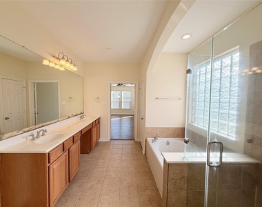 28015 Silverstream Court - Photo Thumbnail 17