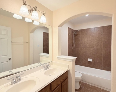 28015 Silverstream Court - Photo Thumbnail 26