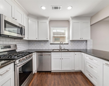 5731 Cheltenham Drive - Photo Thumbnail 7