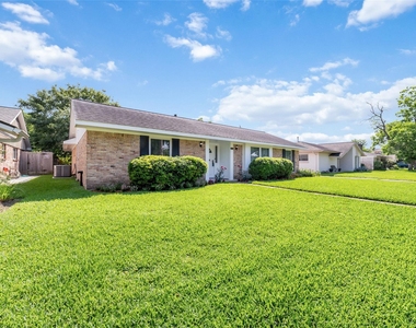 5731 Cheltenham Drive - Photo Thumbnail 2