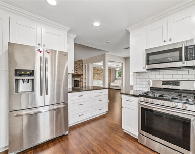 5731 Cheltenham Drive - Photo Thumbnail 6
