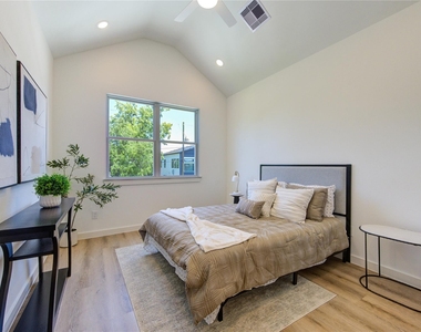 7120 Eastwood Street - Photo Thumbnail 9