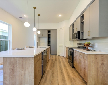 7120 Eastwood Street - Photo Thumbnail 6