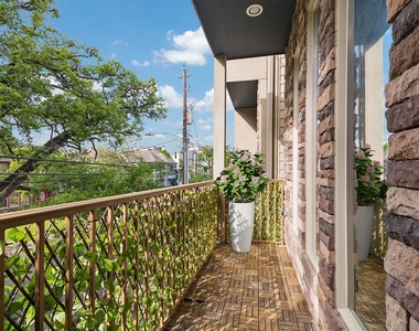 4833 Chenevert Street - Photo Thumbnail 7