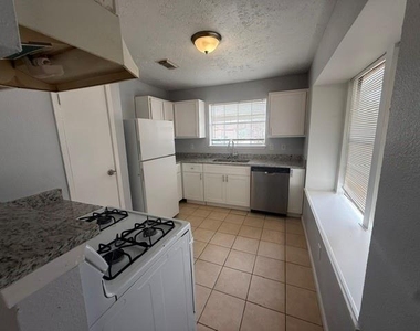 3103 Trembling Creek Circle - Photo Thumbnail 4