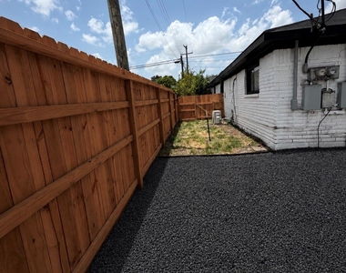 3702 Cochran Street - Photo Thumbnail 8