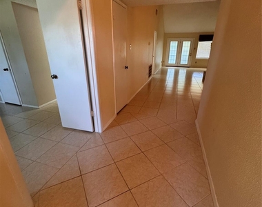 3423 Pecan Point Drive - Photo Thumbnail 1