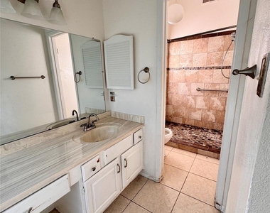3423 Pecan Point Drive - Photo Thumbnail 9