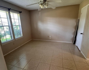 3423 Pecan Point Drive - Photo Thumbnail 5