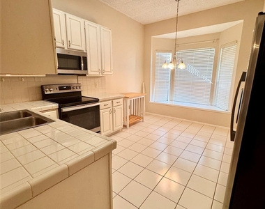 3423 Pecan Point Drive - Photo Thumbnail 4