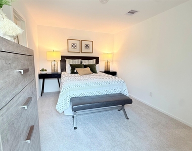 3606 Duplet Avenue - Photo Thumbnail 3