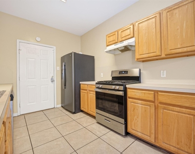 15515 Waldron Circle - Photo Thumbnail 11